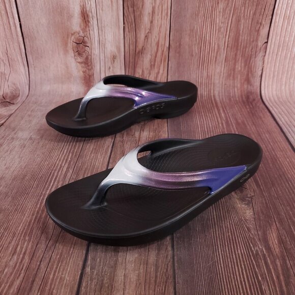 Oofos Oolala Womens 10 Black Calypso Flip Flop Thong Sandals Purple Ombre Fade - Picture 1 of 16